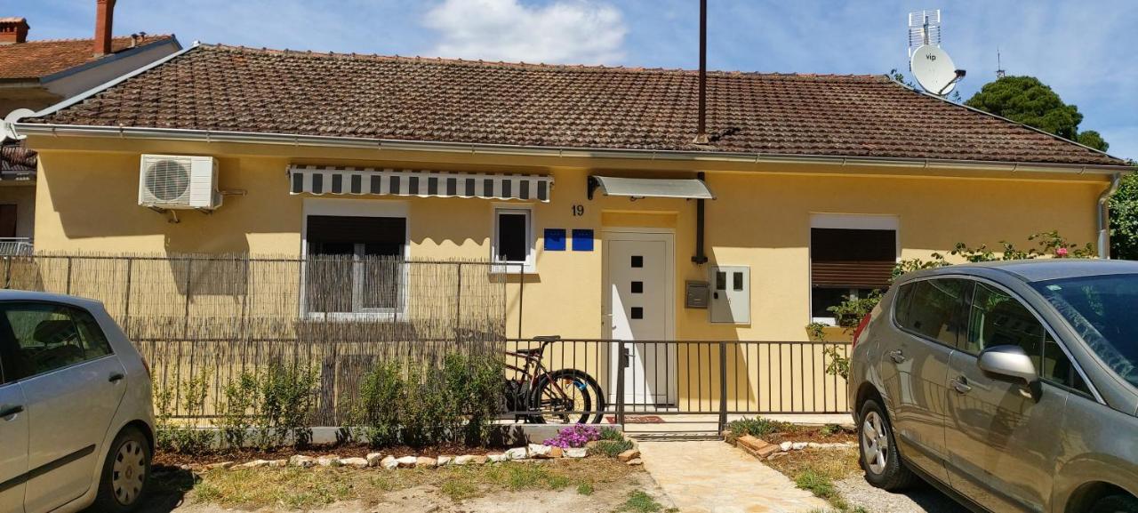 Lory Apartment Pula Exterior photo
