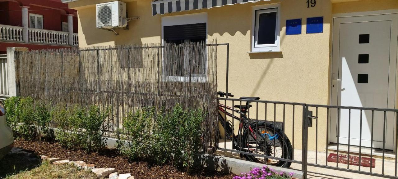 Lory Apartment Pula Exterior photo