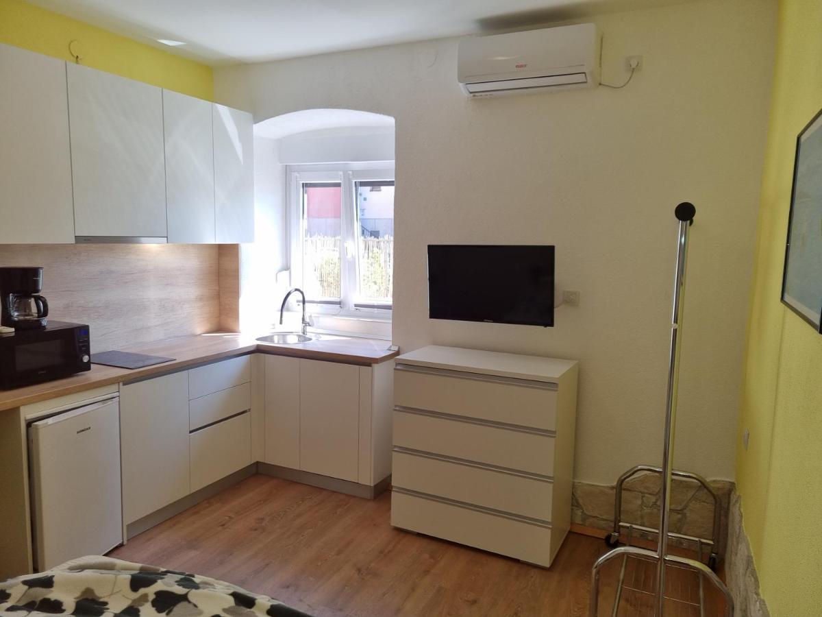 Lory Apartment Pula Exterior photo